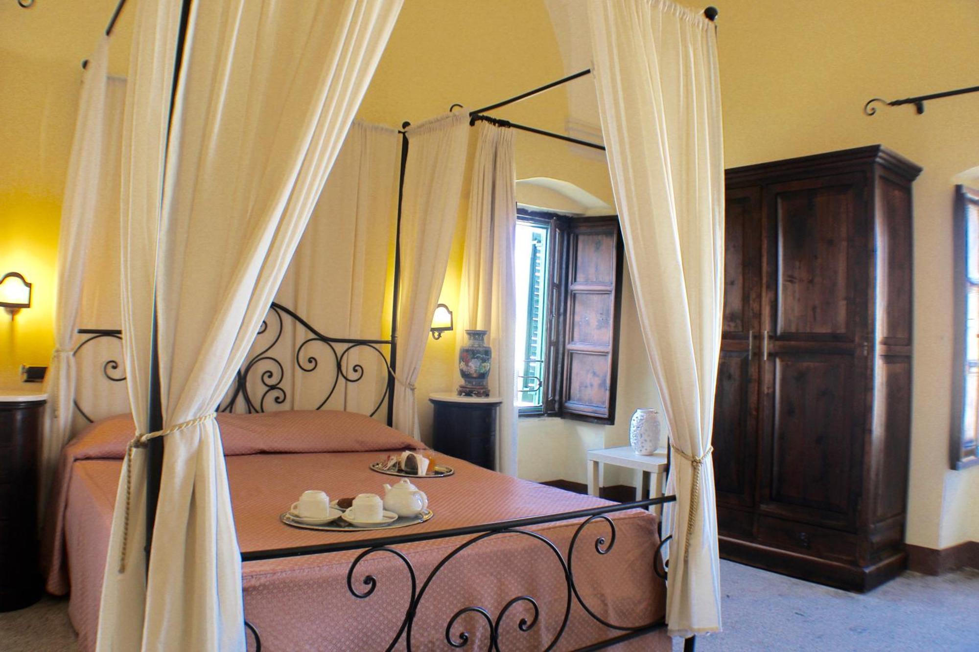 ガリポリ Palazzo Senape De Pace Bed & Breakfast エクステリア 写真